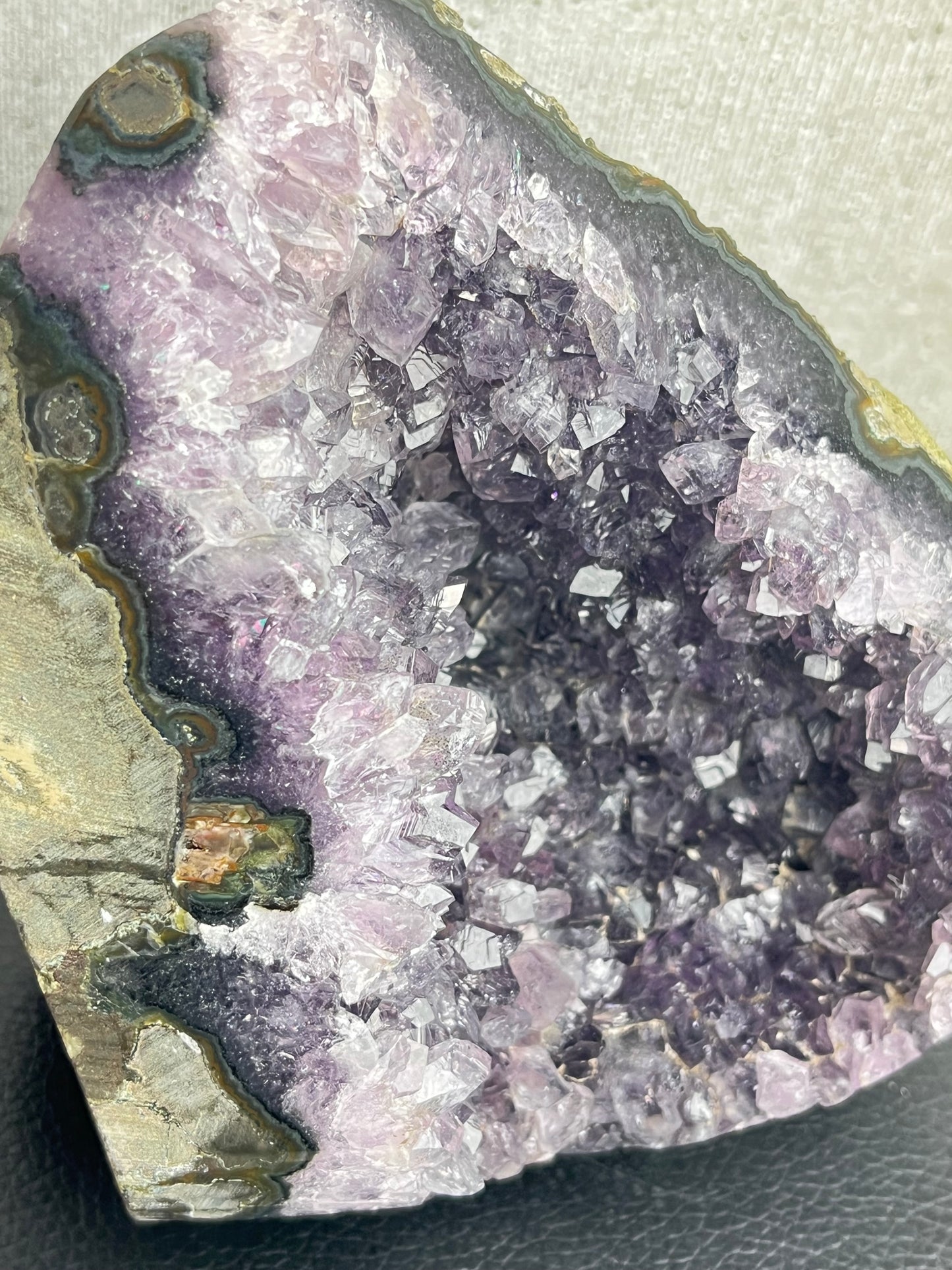 Ametyst geode XL 13cm, 1.25kg