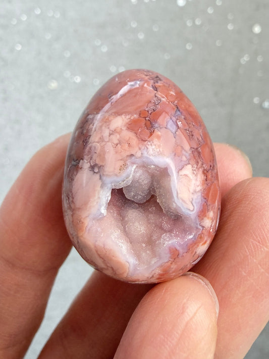Rosa Agat Egg (Cotton Candy Agate)