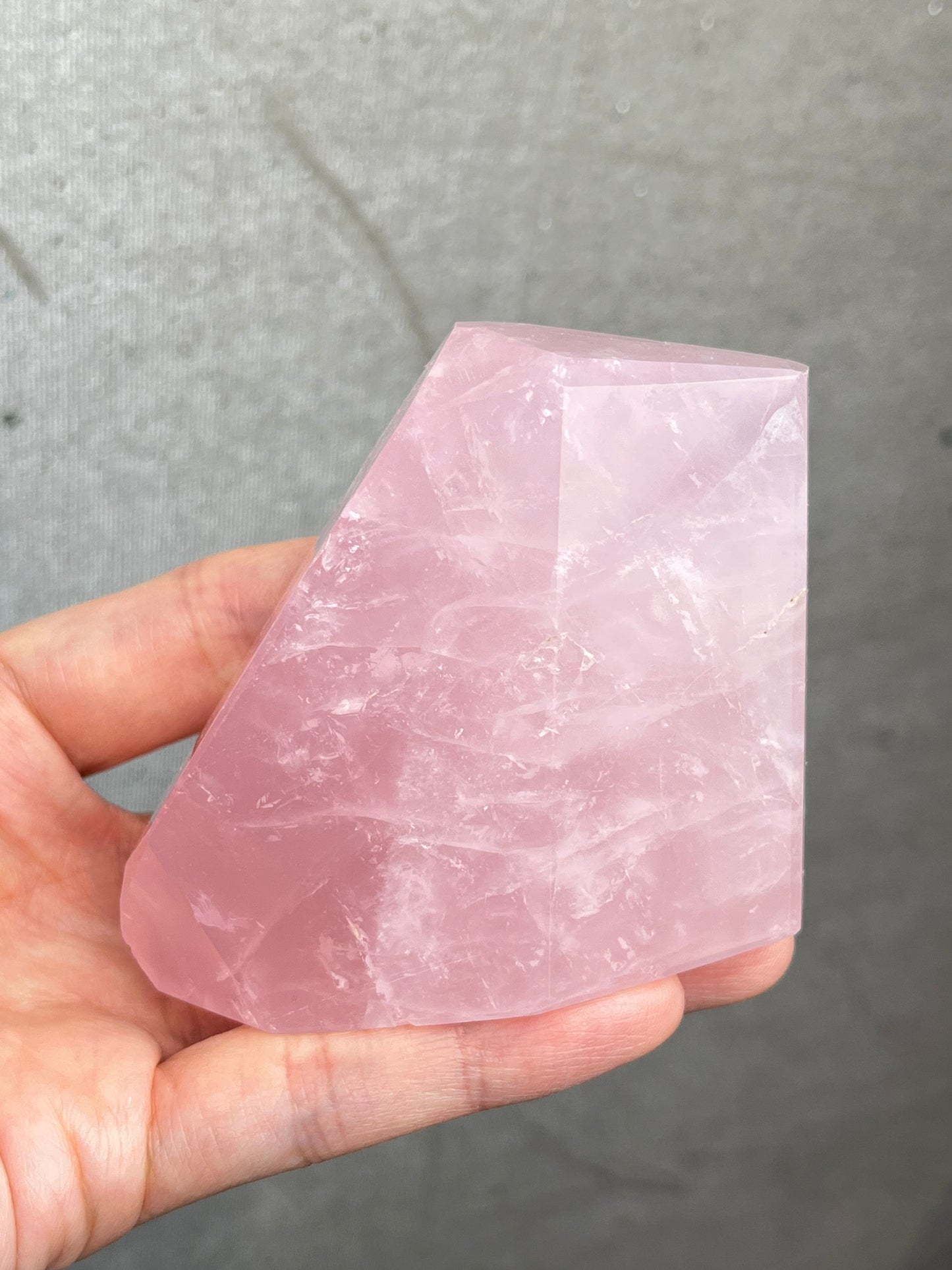 Rosenkvarts fri form G