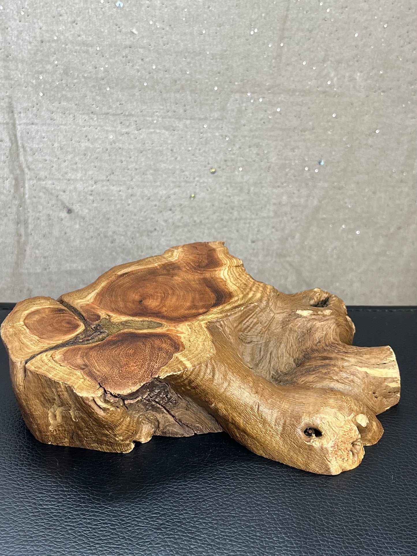 Natural wood crystal base