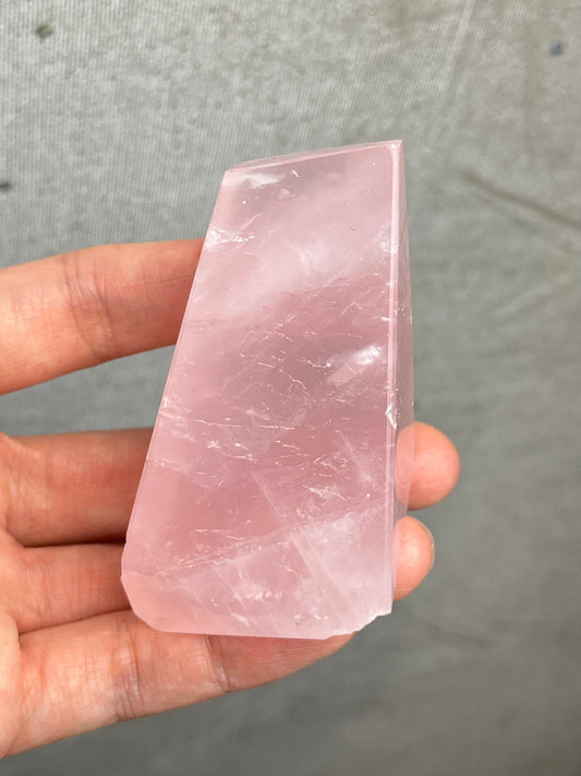 Rosenkvarts fri form A