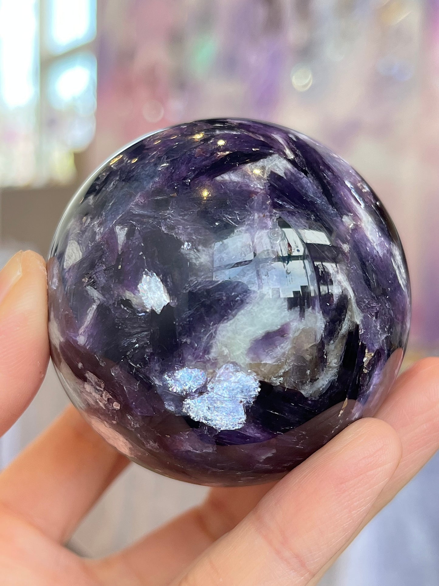 Lepidolitt kule