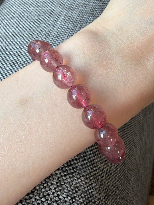 Jordbærkvart armbånd 9-10mm+