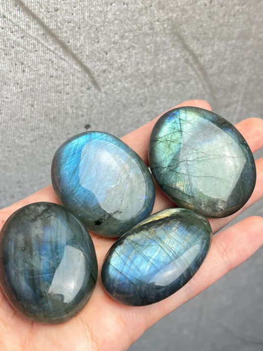 Labradoritt Håndstein 43-48mm