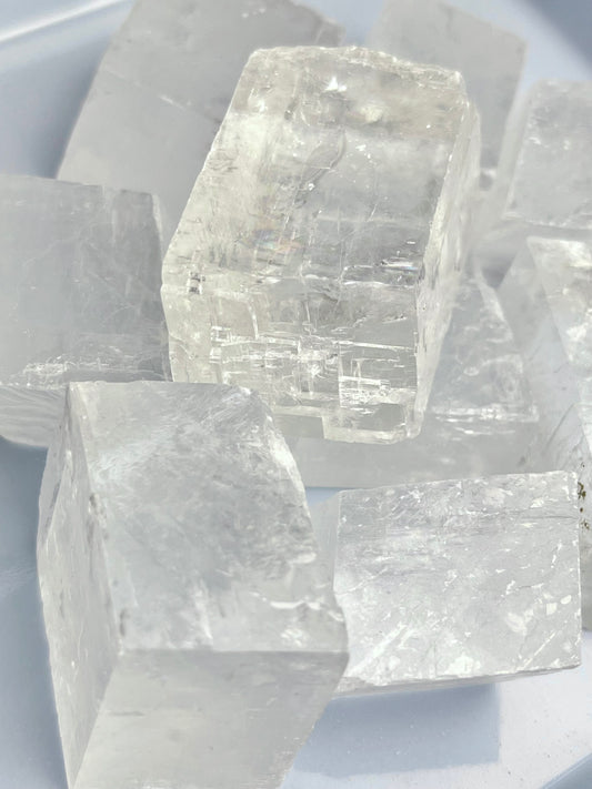 Hvit Kalsitt Rå 20-35mm