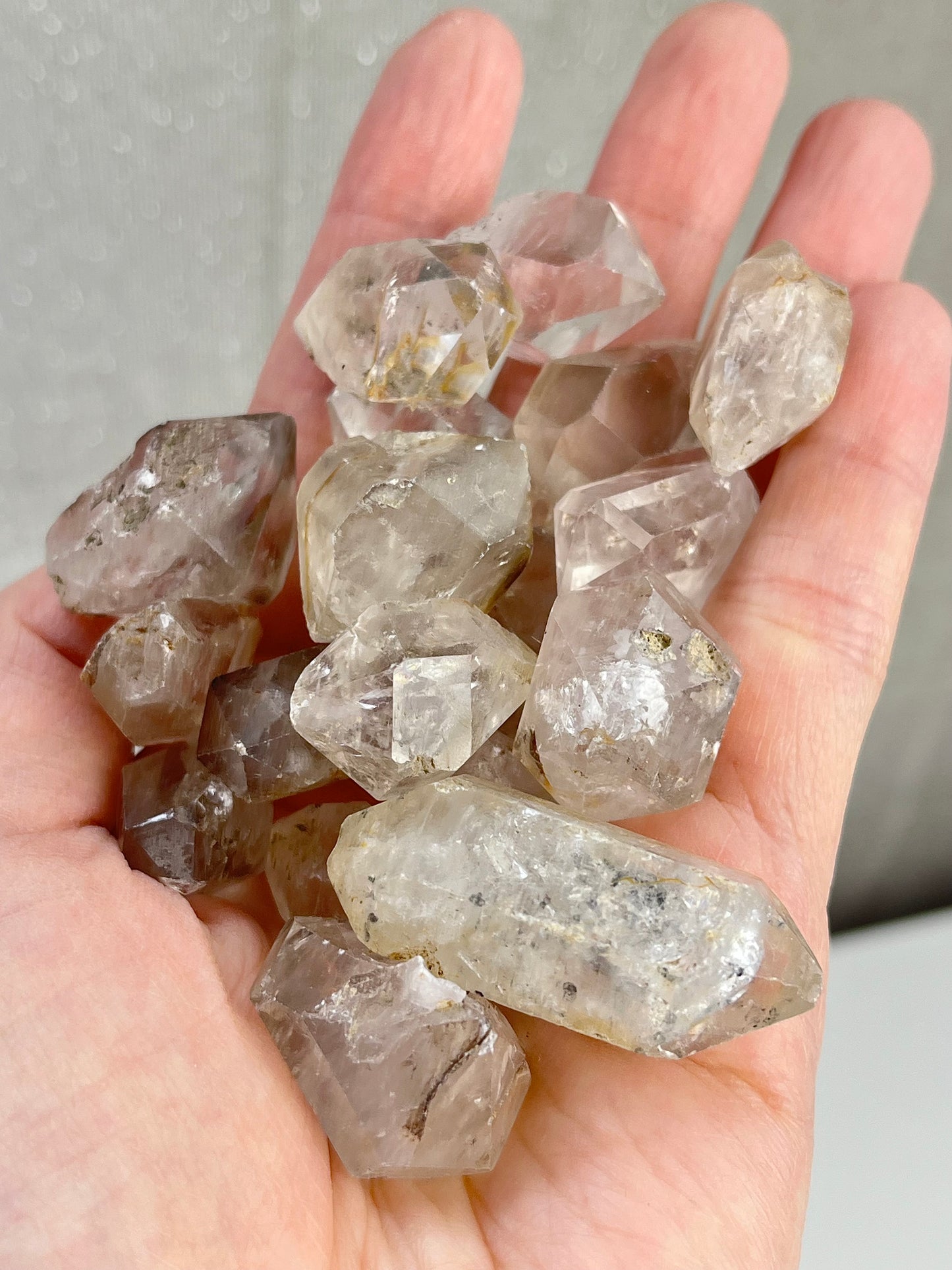 Double-terminated quartz