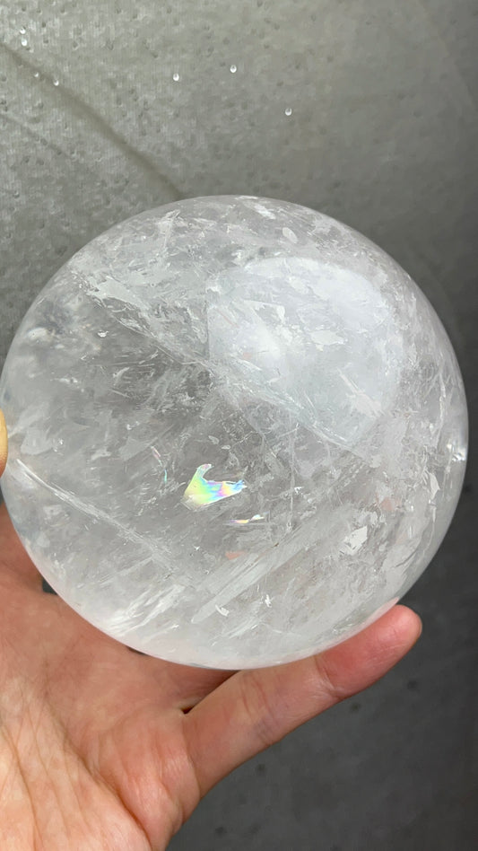 Klar kvarts Bergkrystall Kule 9.5cm, 1.2kg