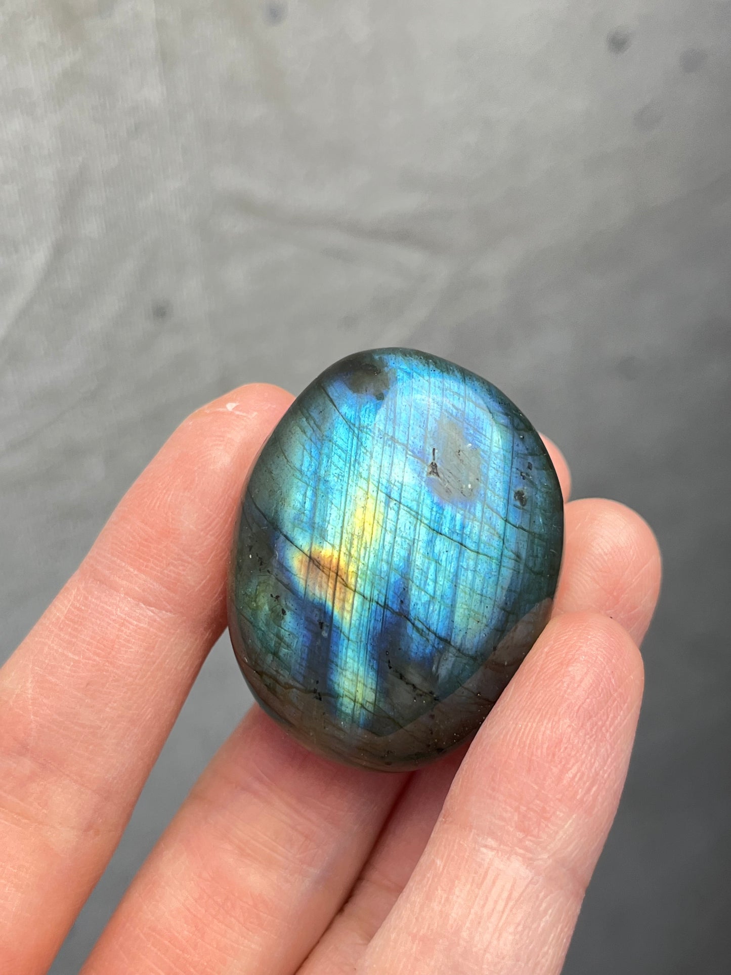 Labradoritt Håndstein 37-43mm