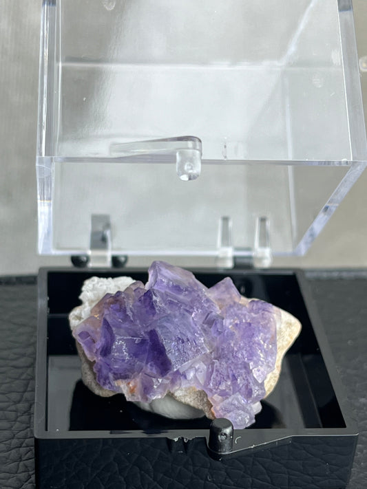 Lilla Fluoritt med boks, God kvalitet J