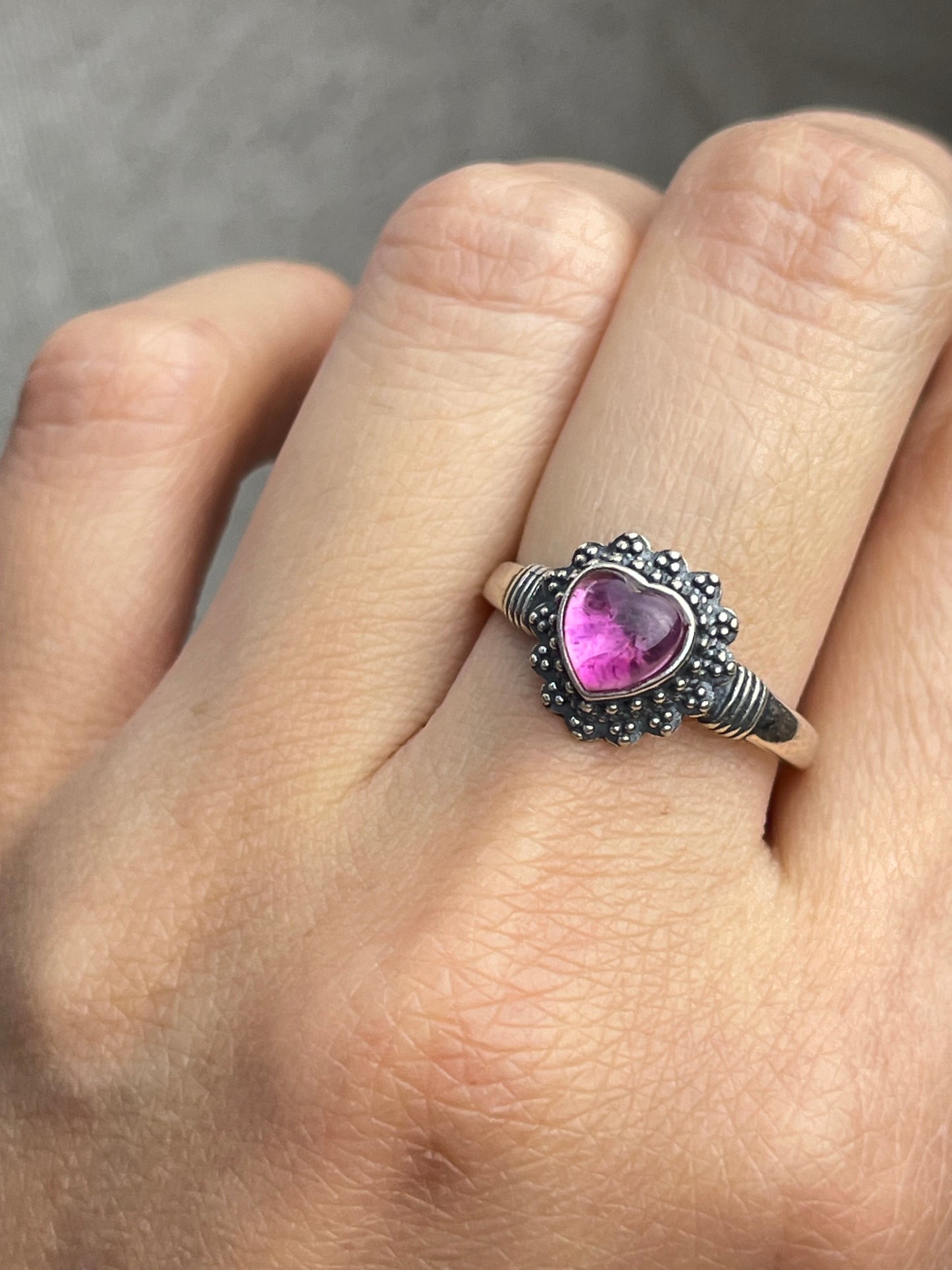 Ring med Rosa Turmalin i 925 sterling sølv