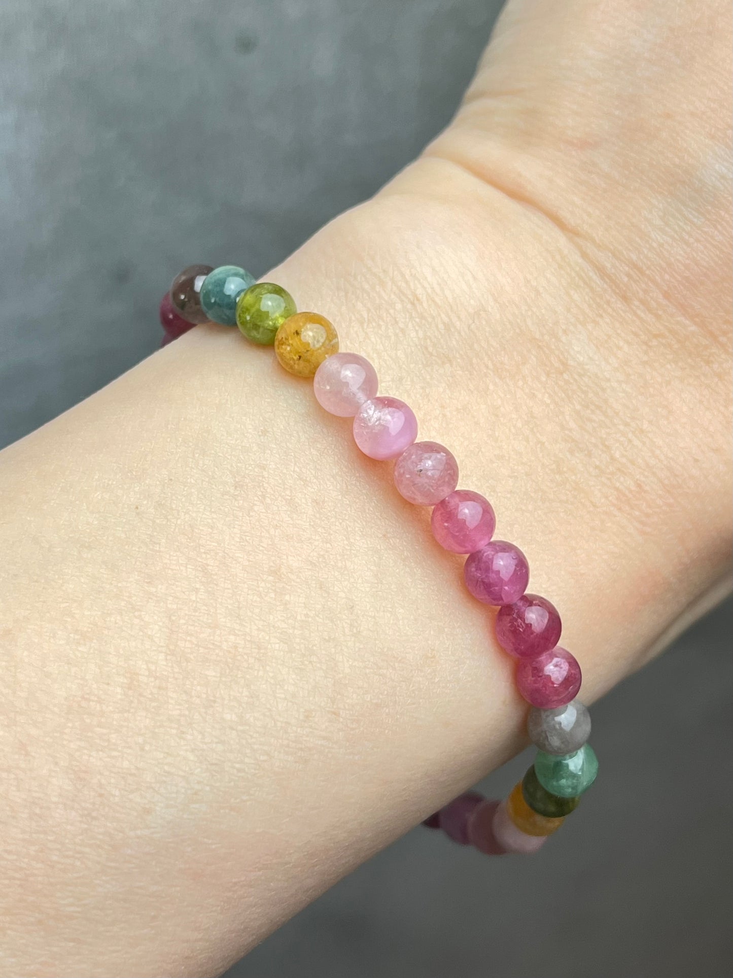 Regnbue Turmalin armbånd 5-6mm+