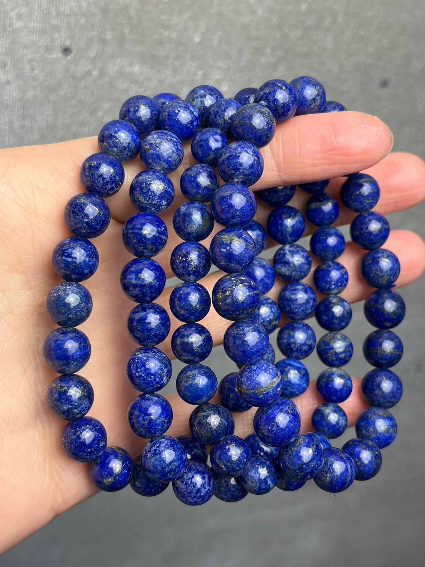 Lapis lazuli armbånd 9-10mm+