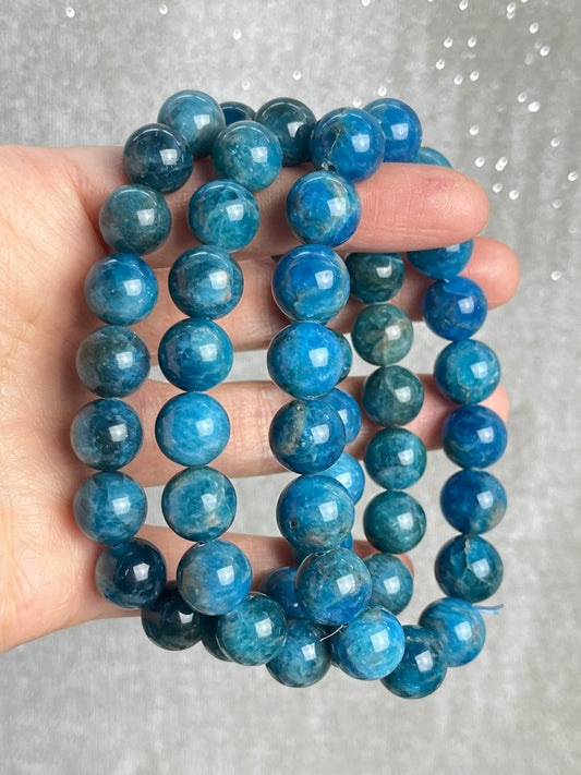 Blå Apatitt armbånd 10-11mm+