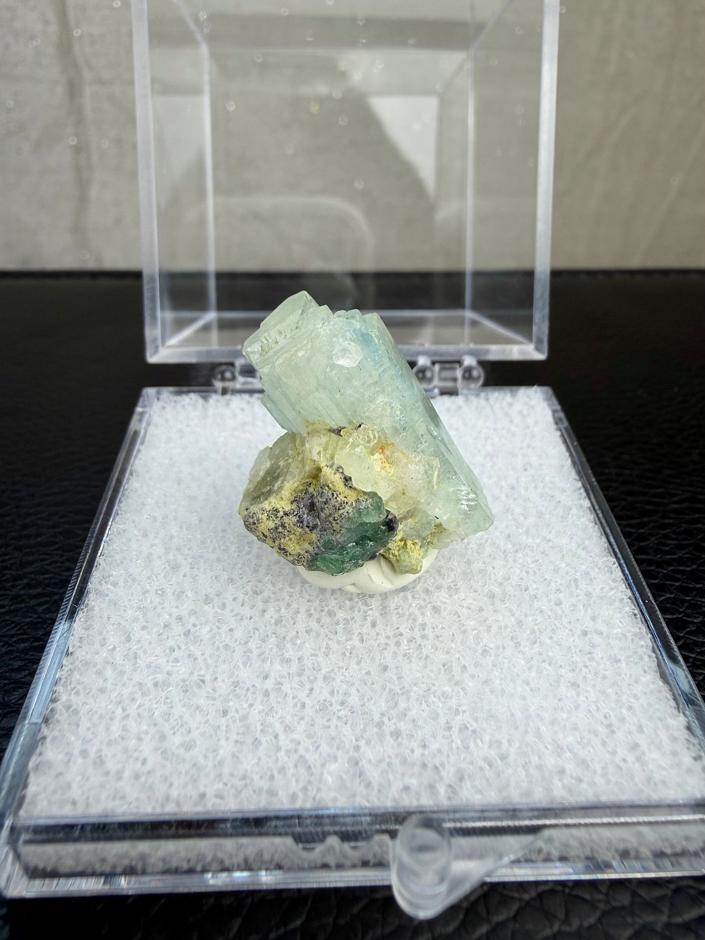 Akvamarin med fluoritt i boks, Namibia