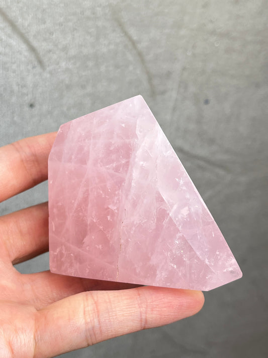 Rosenkvarts fri form H