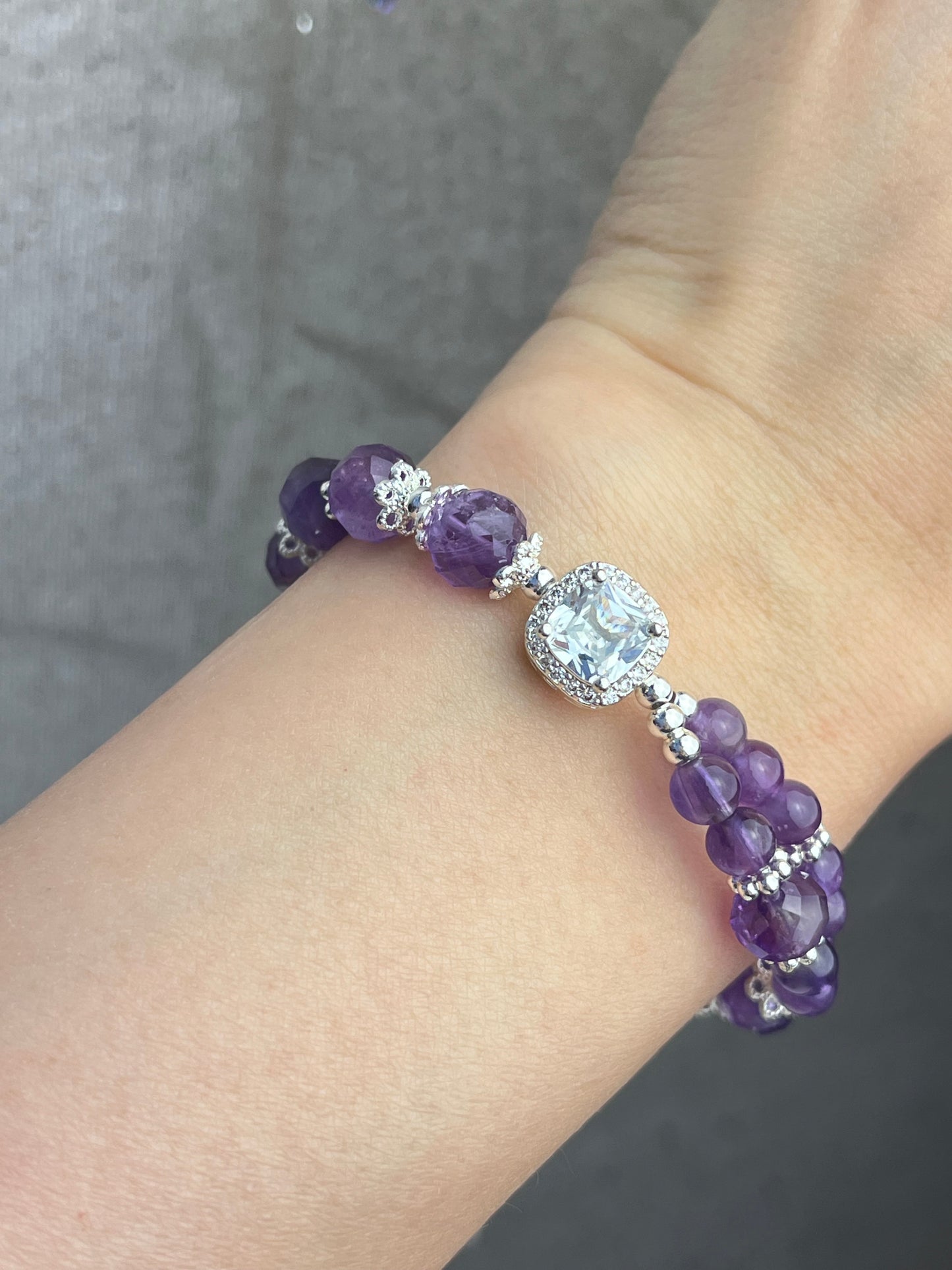 Ametyst- Håndlaget armbånd