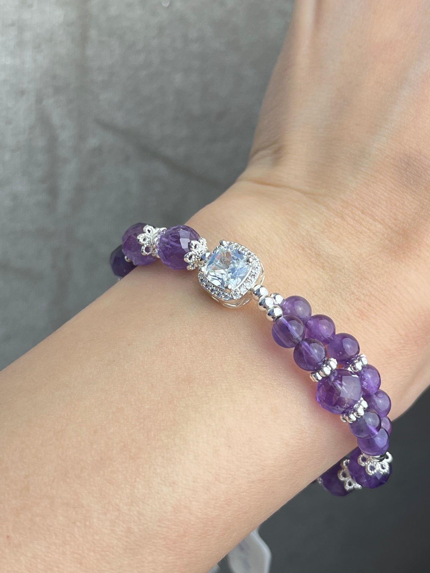 Ametyst- Håndlaget armbånd