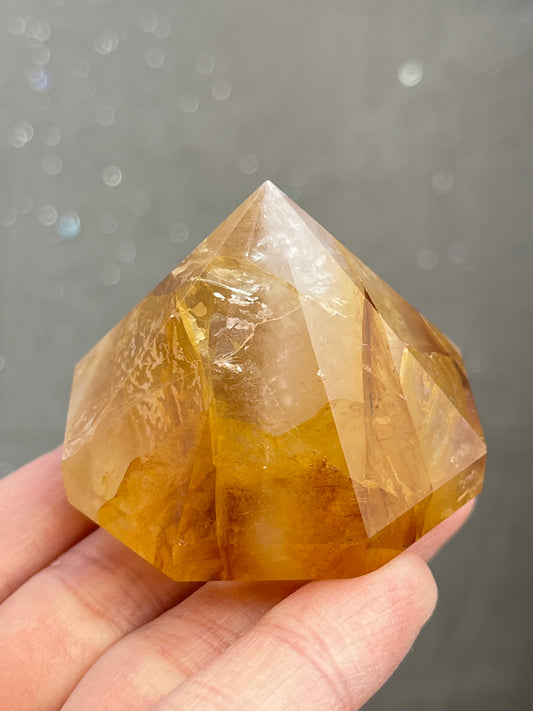 Golden healer kvarts diamant form