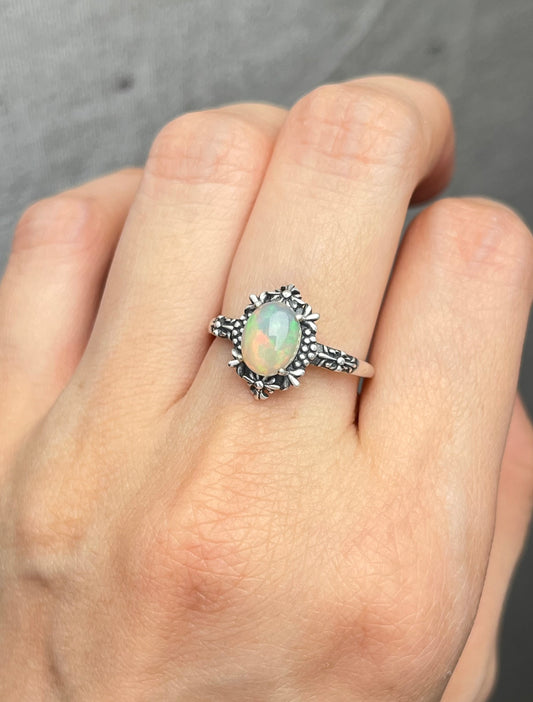 Ring med Opal i 925 sterling sølv