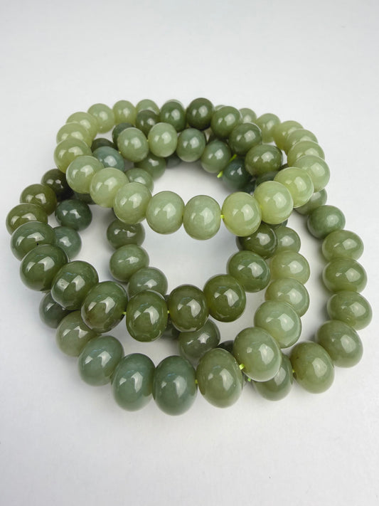 Jade, Nefritt armbånd 9-10mm+