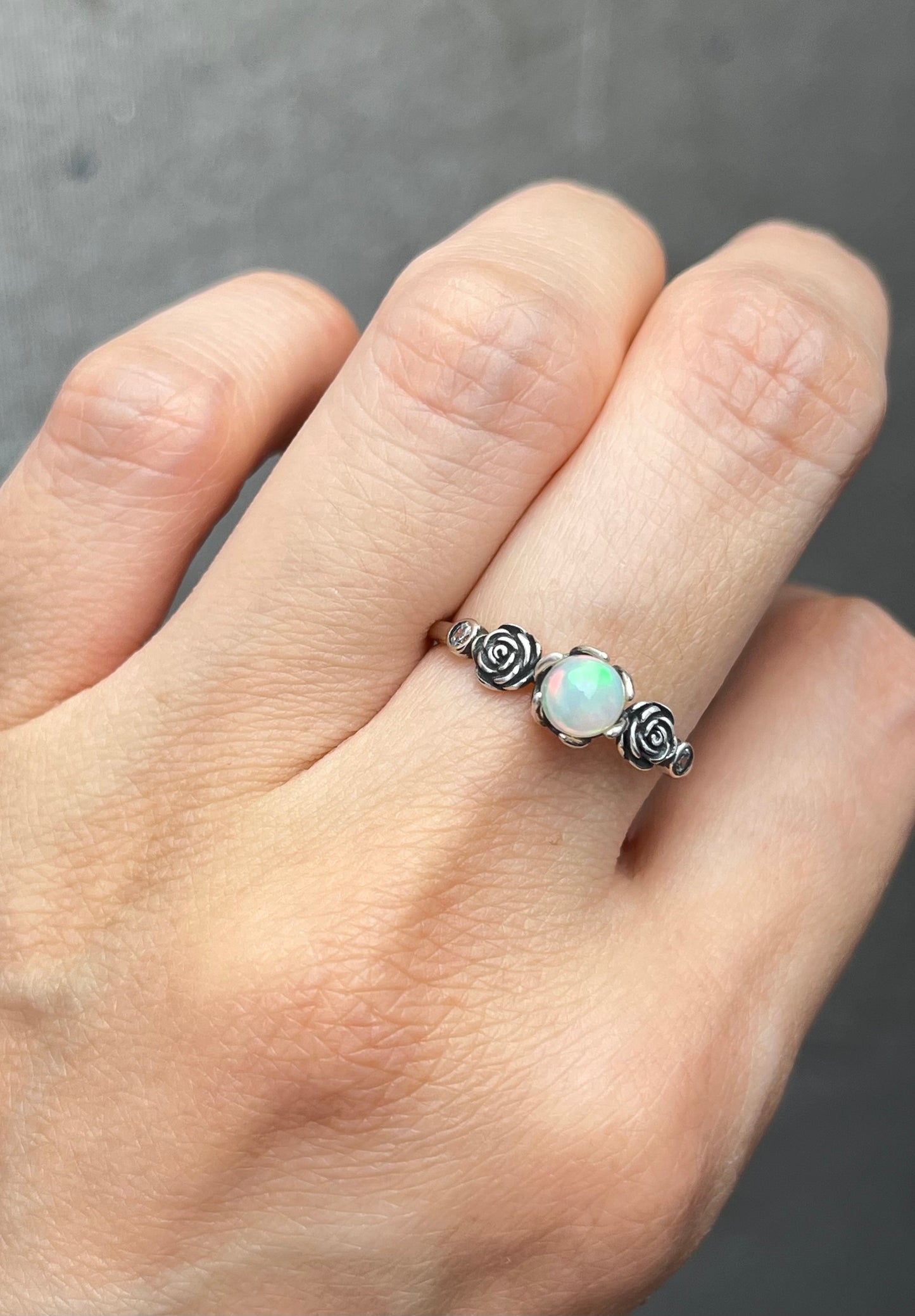 Ring med Opal i 925 sterling sølv