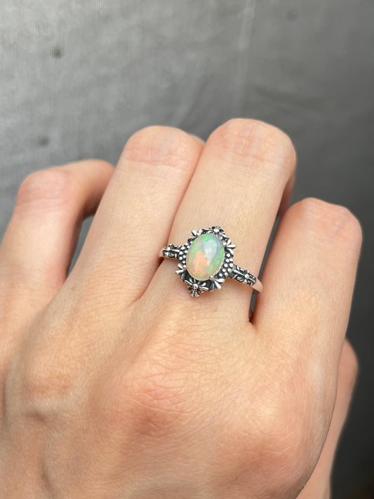 Ring med Opal i 925 sterling sølv