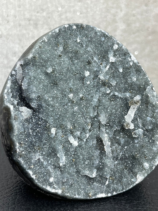 Druzy Kvarts, Grå/Svart