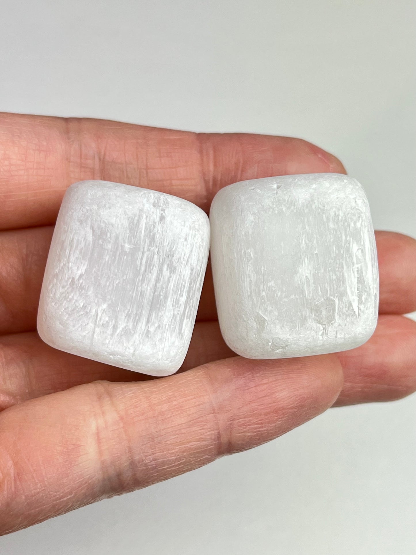 20-25mm tumbled selenite