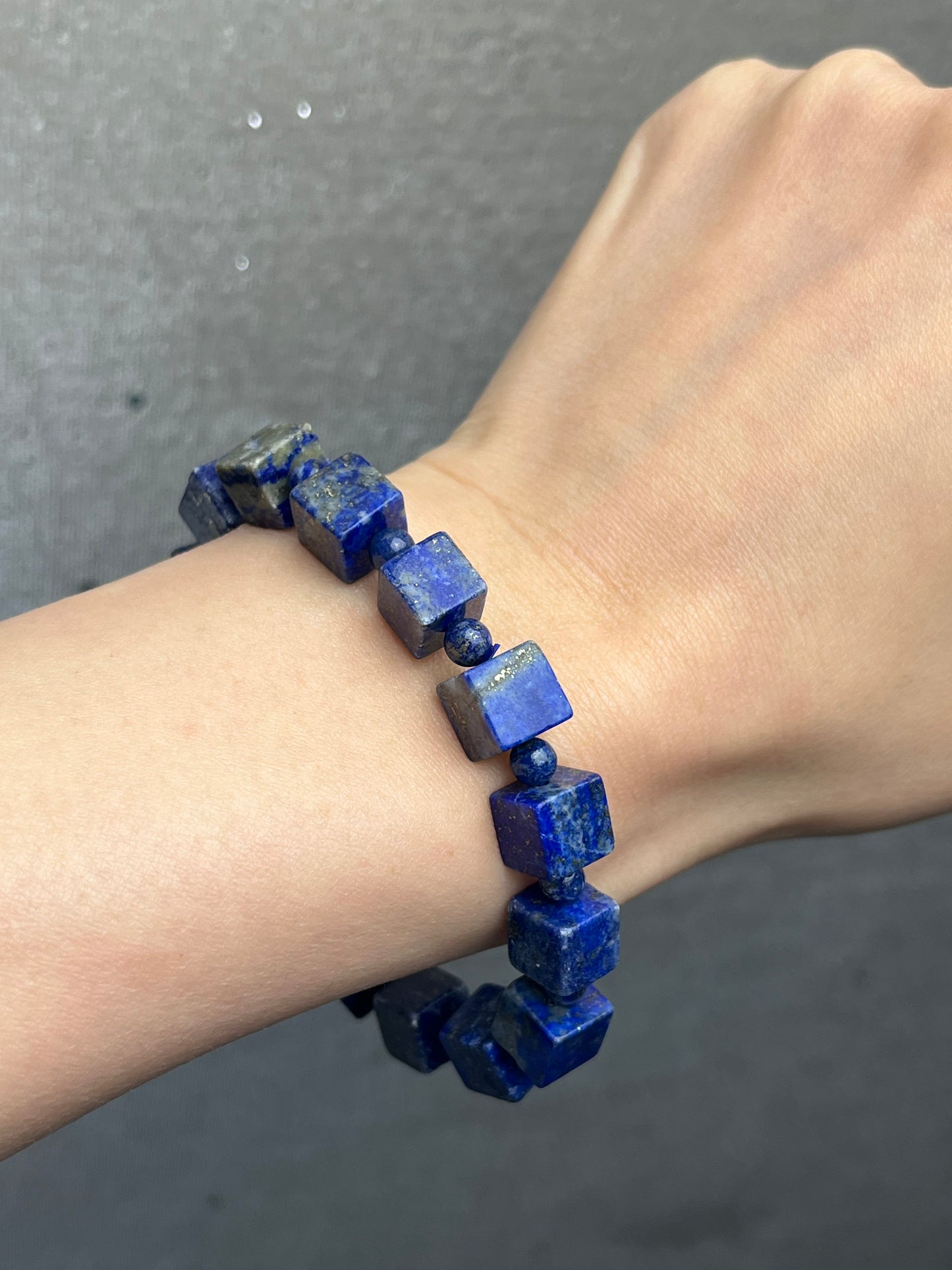 Lapis lazuli armbånd 8mm+