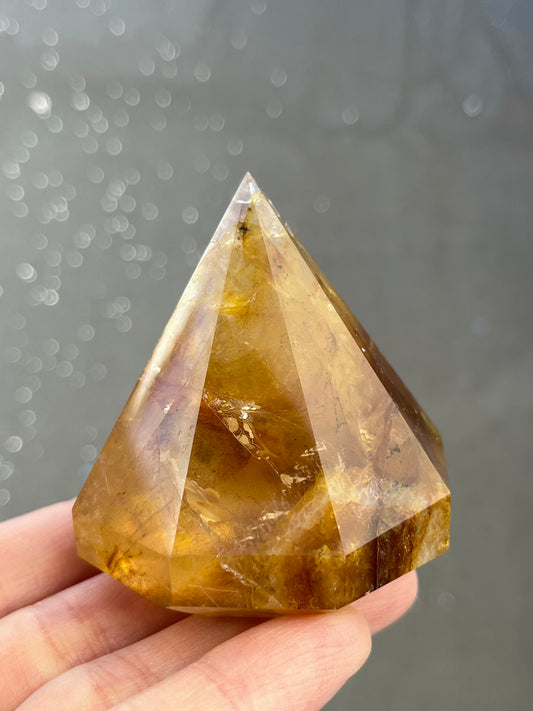 Golden healer kvarts diamant form