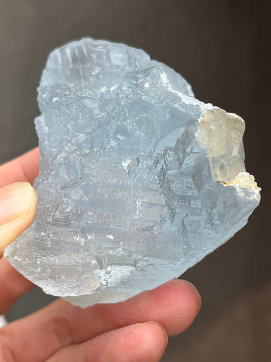 Lys blå Fluoritt, Rå, God kvalitet