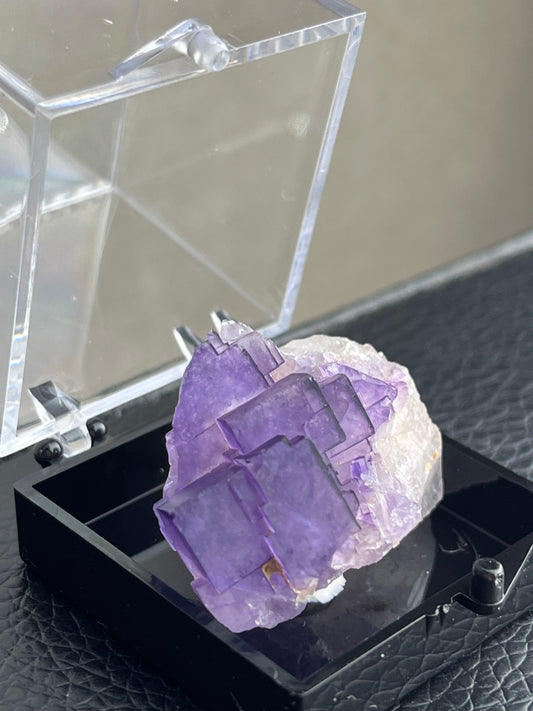 Lilla Fluoritt med boks, God kvalitet I