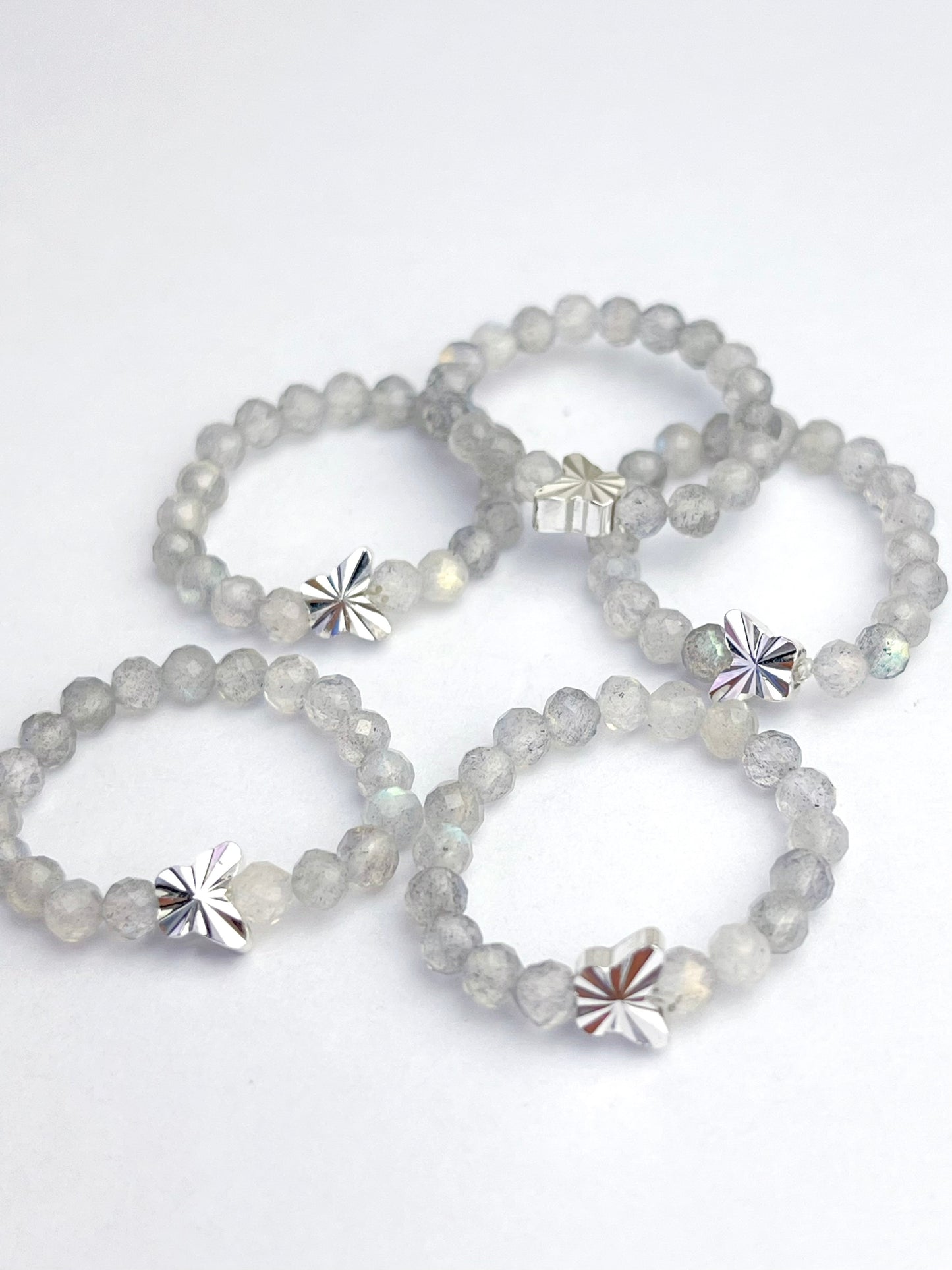 Ring av Labradorittperler