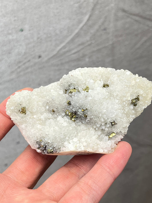 Kvarts med chalcopyritt