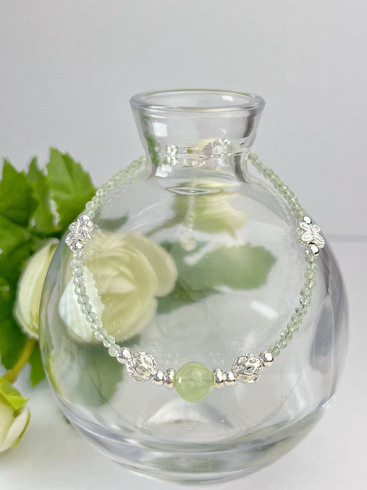 Prehnitt- Håndlaget armbånd med karabinlås