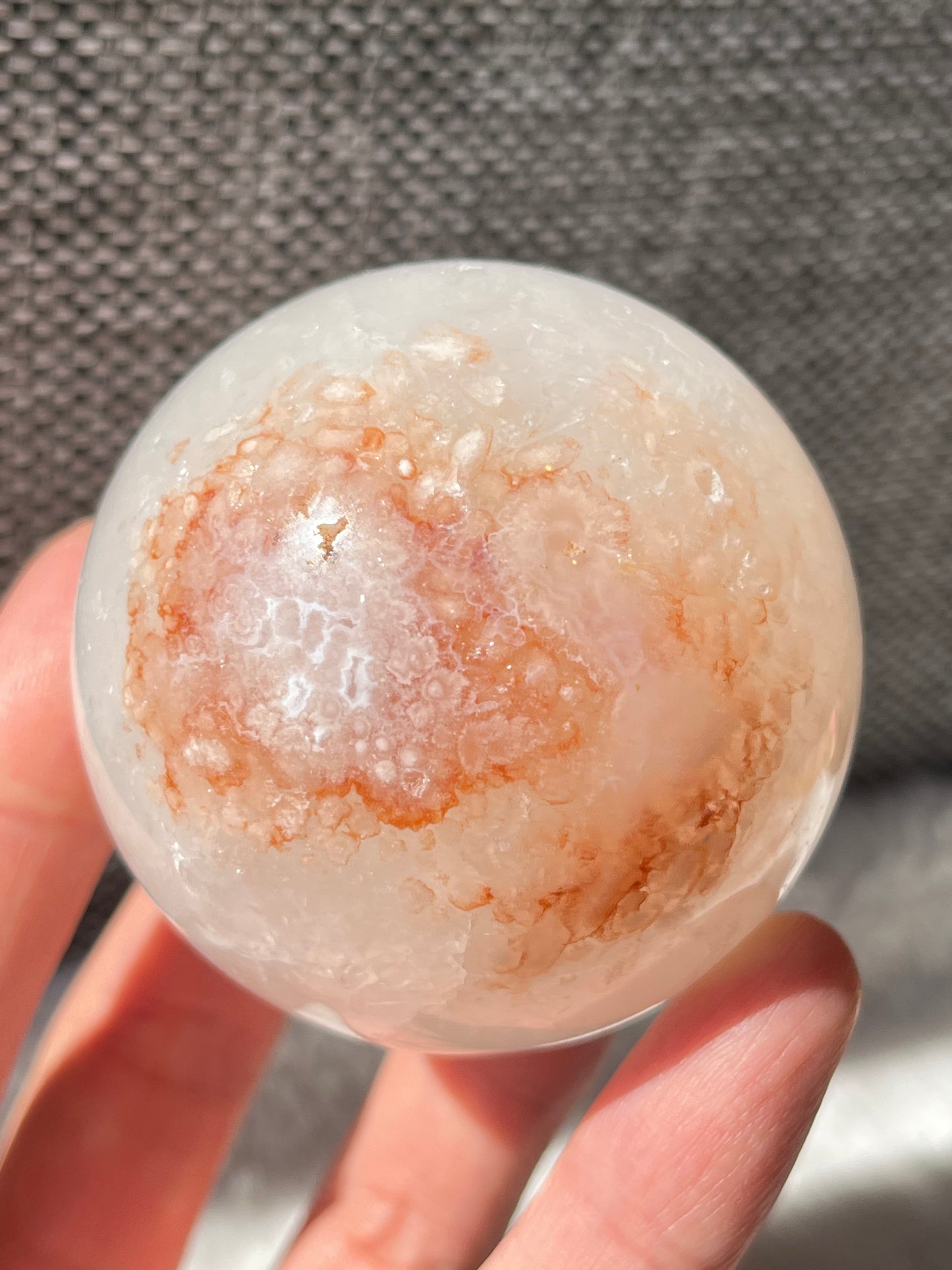 Blomster agat med kvarts kule