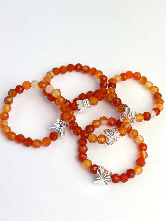 Ring av Karneolperler