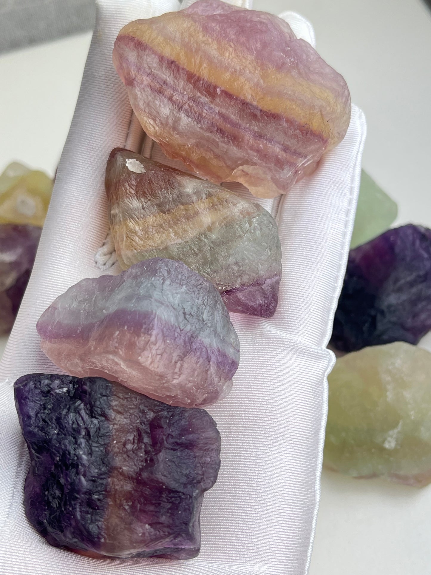 Regnbue Fluoritt, Rå