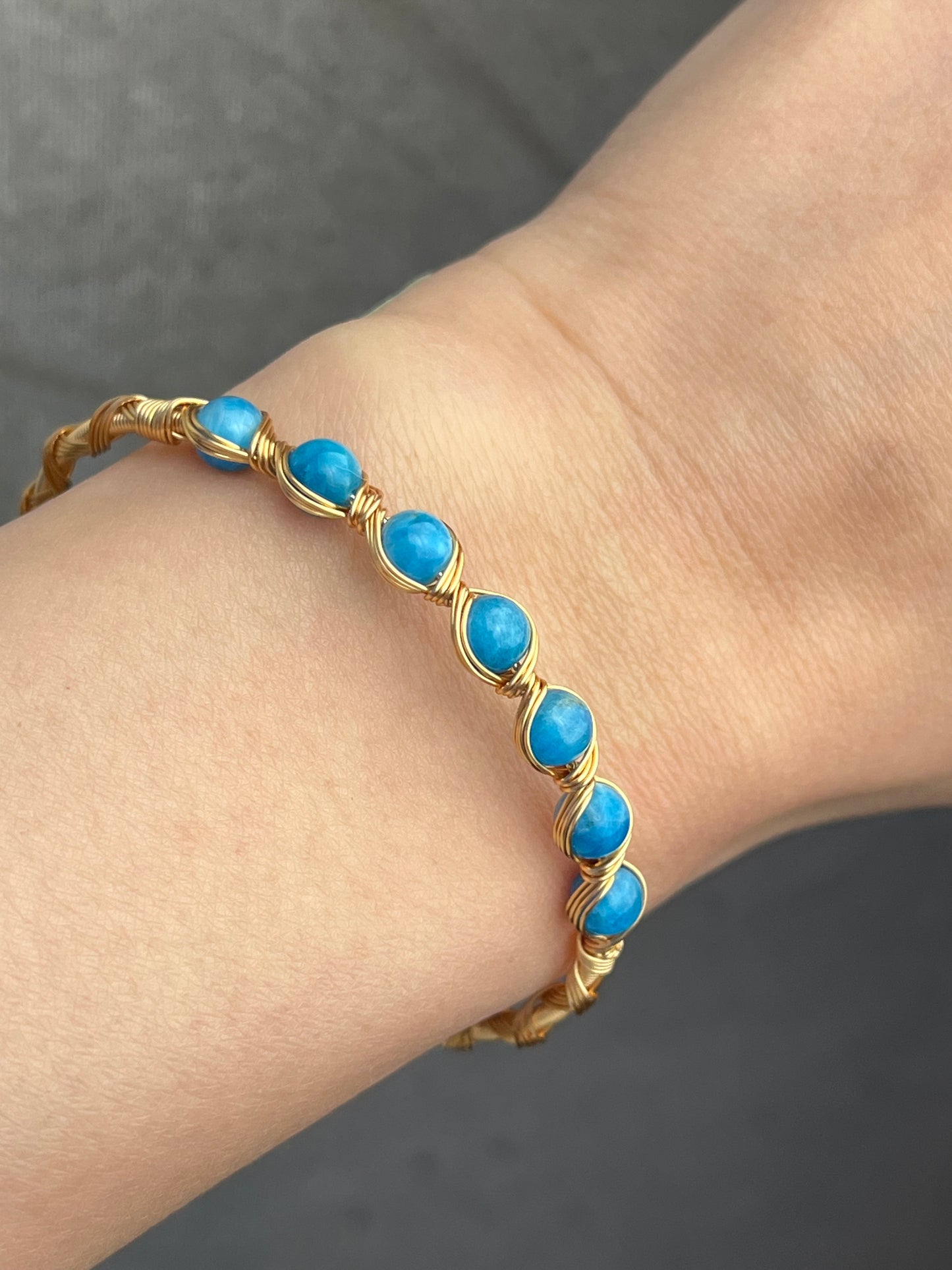 Blå Apatitt- Håndlaget armbånd