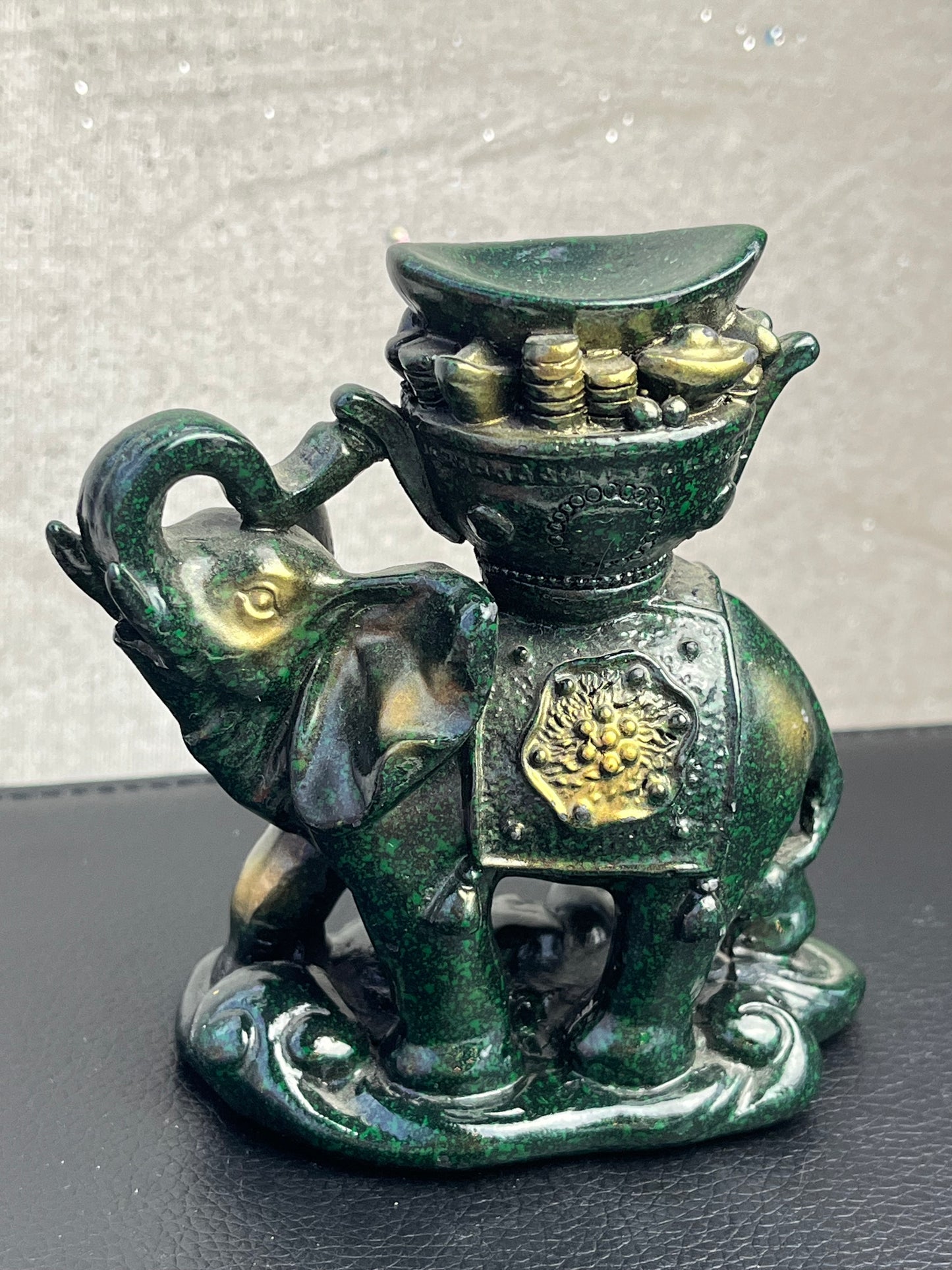 Kule holder, Elefant