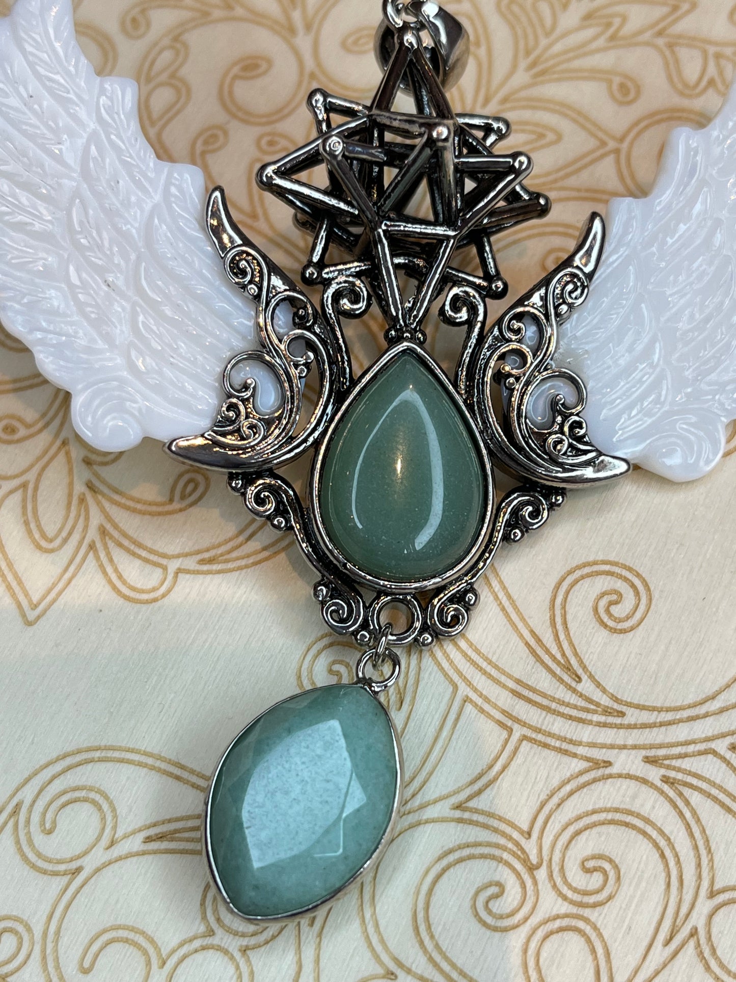 Grønn Aventurin Anheng med vinger