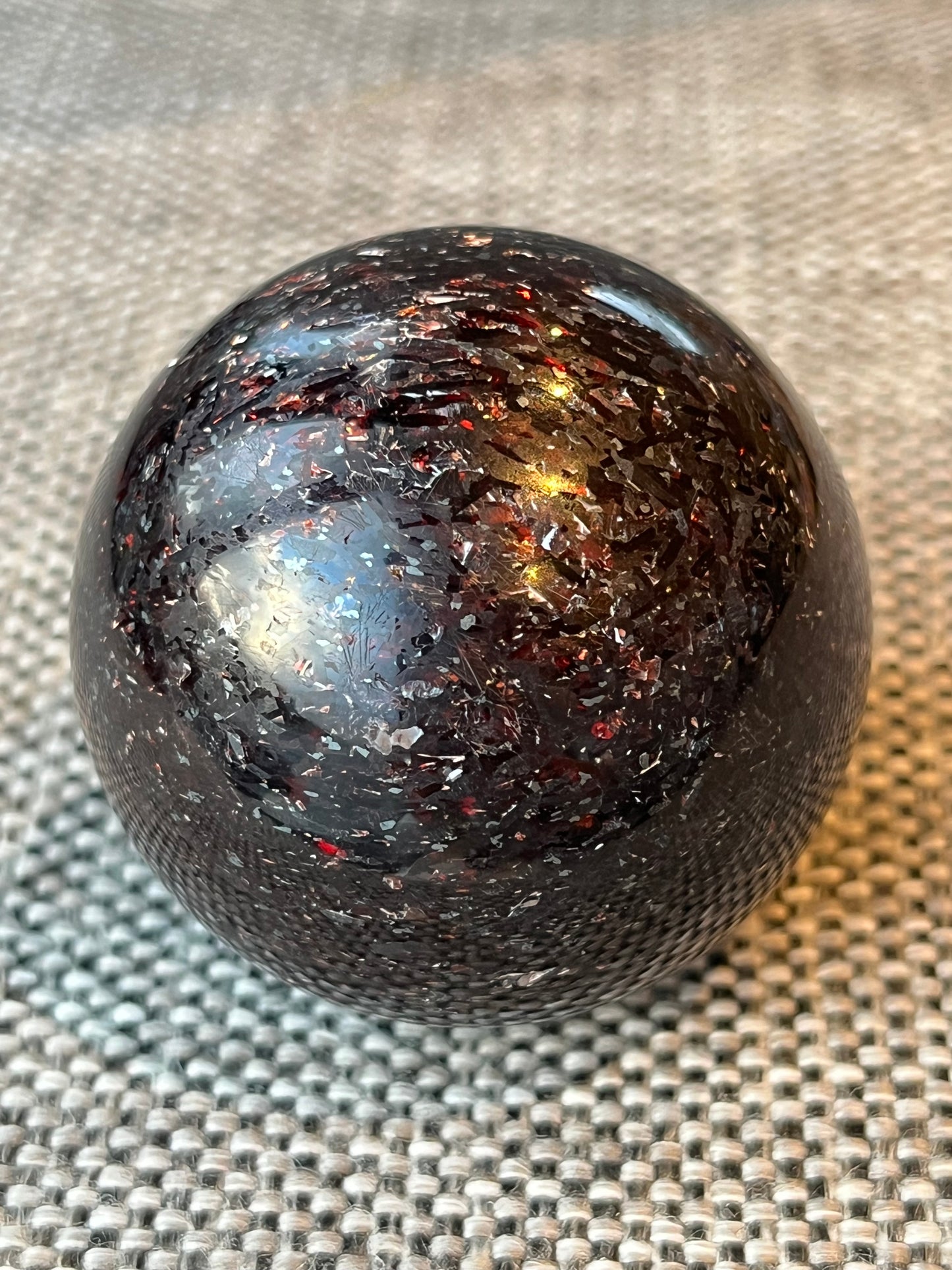 Rød muskovitt mica kule