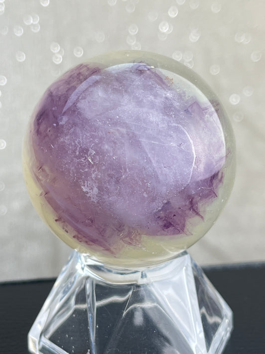 Fluoritt kule A (Mica inni)