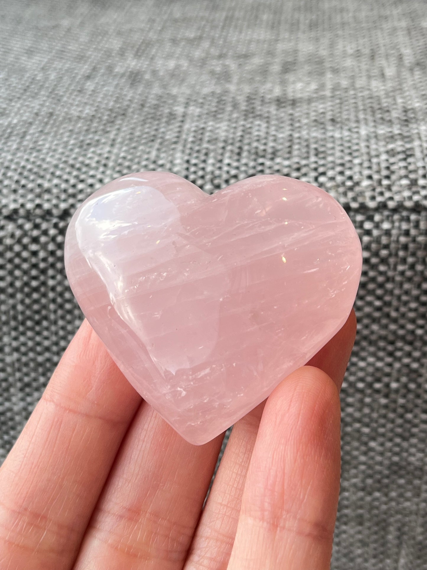Rosenkvarts hjerte, måne, håndstein, fri form