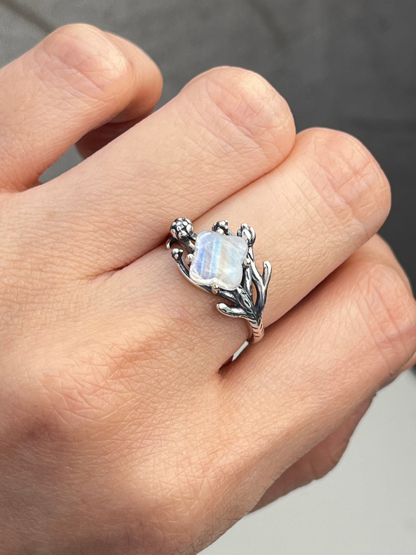 Ring med Månestein i 925 sterling sølv