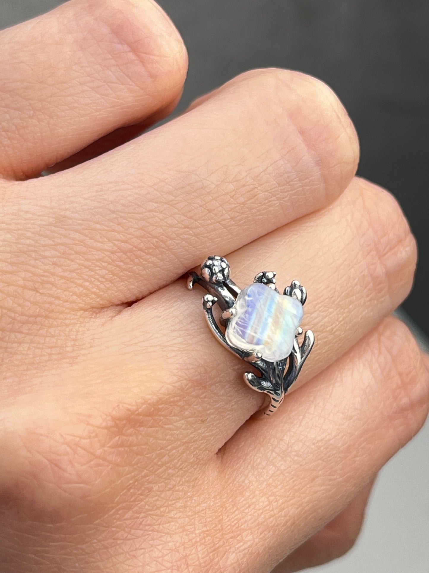 Ring med Månestein i 925 sterling sølv