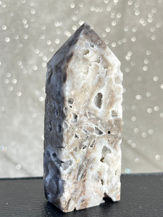 Kalsedon med druzy kvarts tårn L