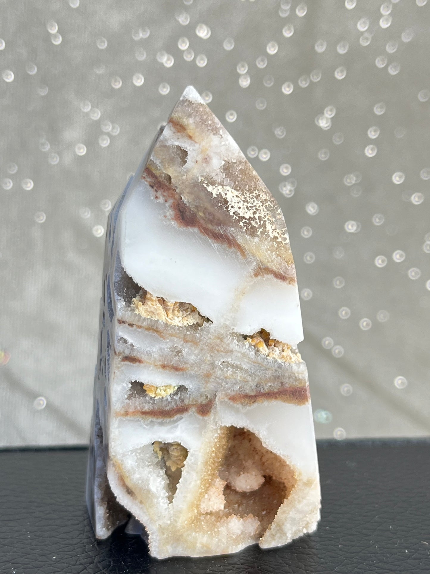 Kalsedon med druzy kvarts tårn N