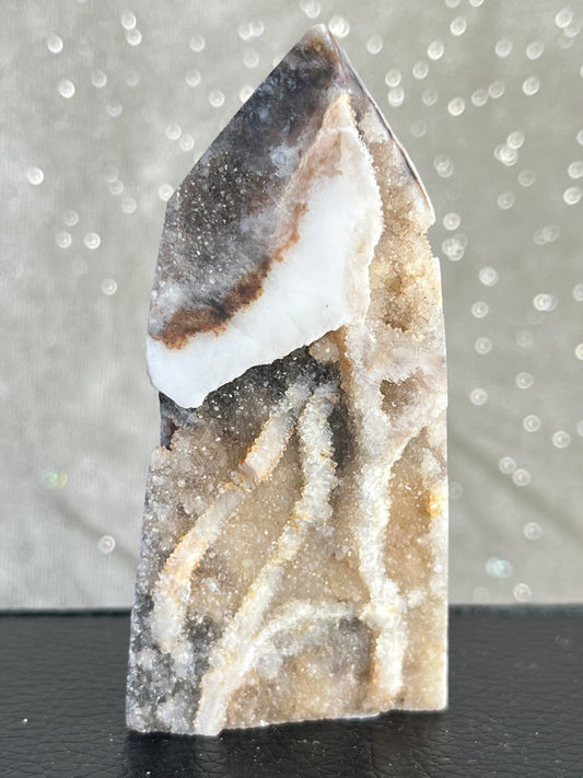 Kalsedon med druzy kvarts tårn O