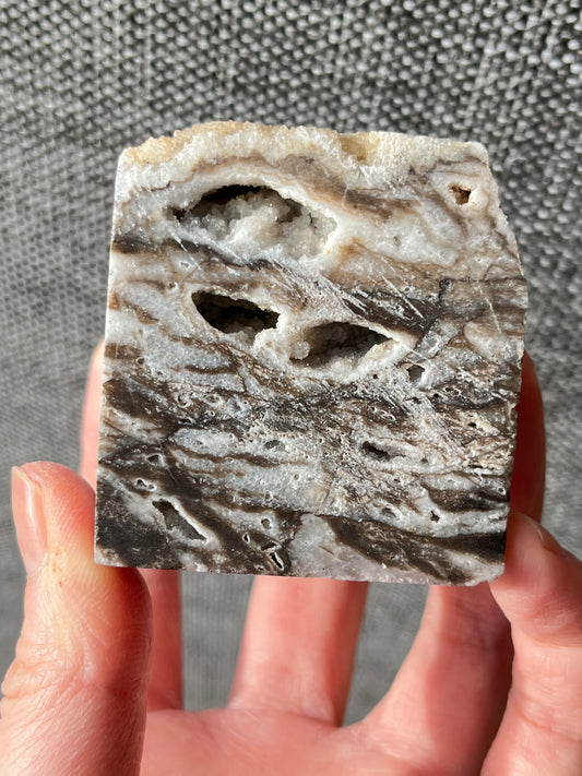 Kalsedon med druzy kvarts Kube